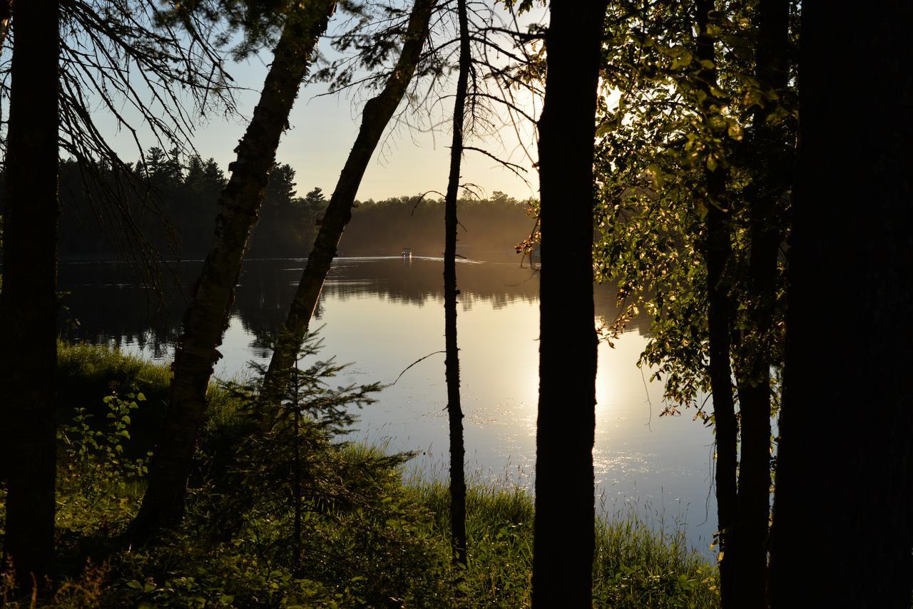 Hanging Horn Lakeside Resort Moose Lake Exterior foto